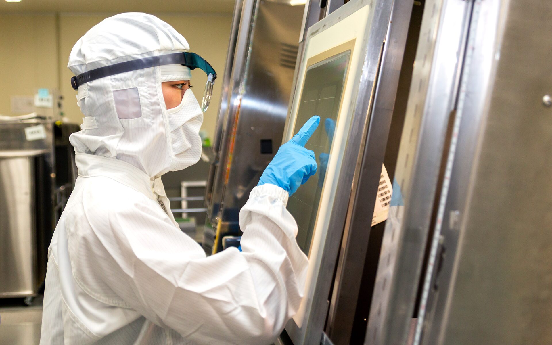 作業をしている様子の写真